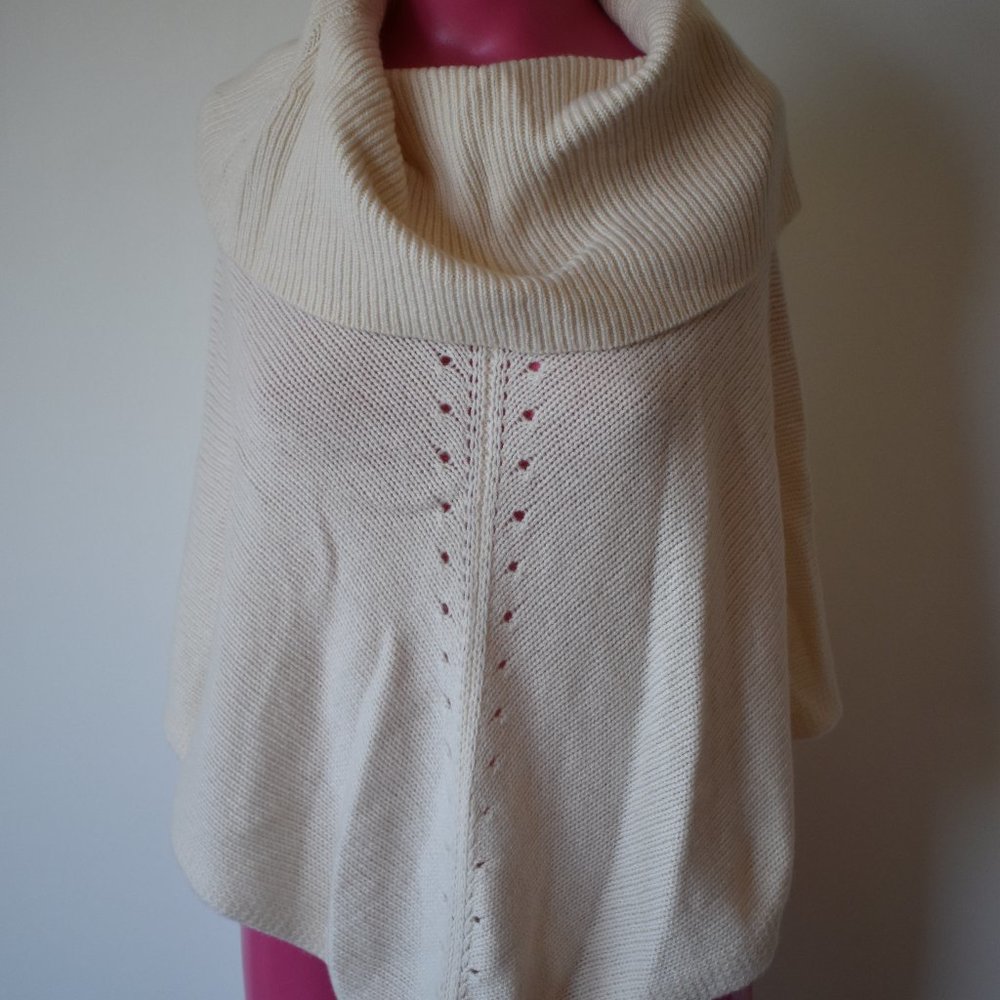 100% cashmere white pullover sweater